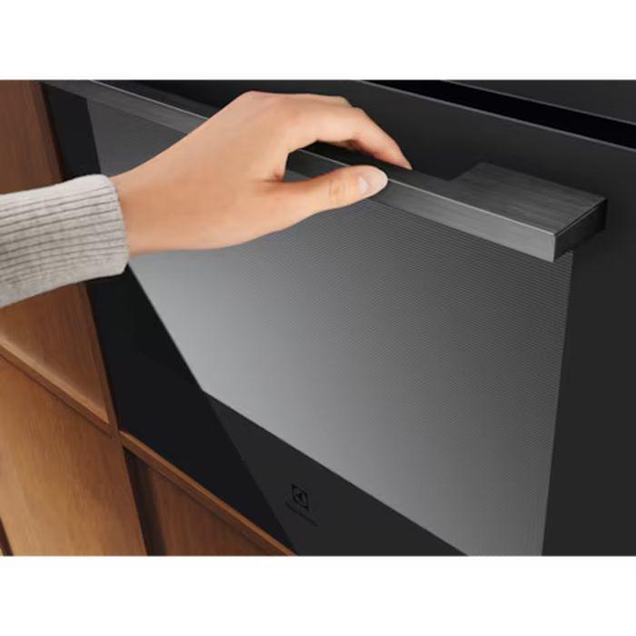 Electrolux KOAAS3ST 60cm 900 Series ProAssist SteamPro Built-In Single Steam Oven With 70L Capacity