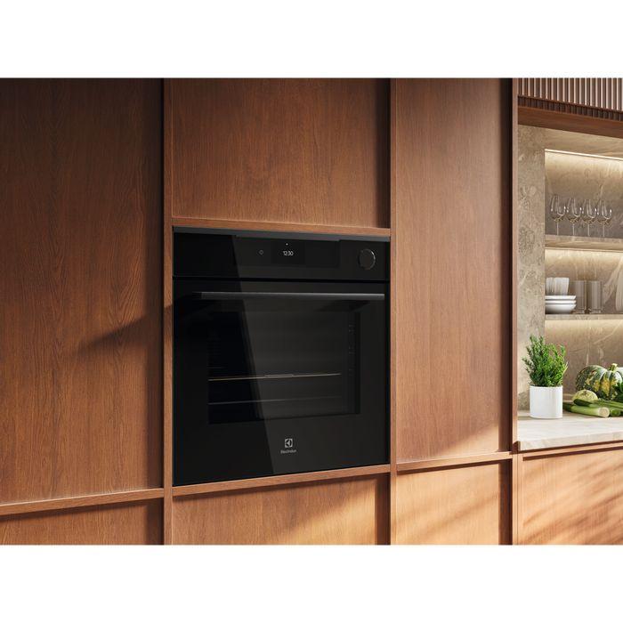 Electrolux KOCAP3XH 60cm 700 Series MealAssist SteamCrisp Built-In Single Steam Oven With 72L Capacity