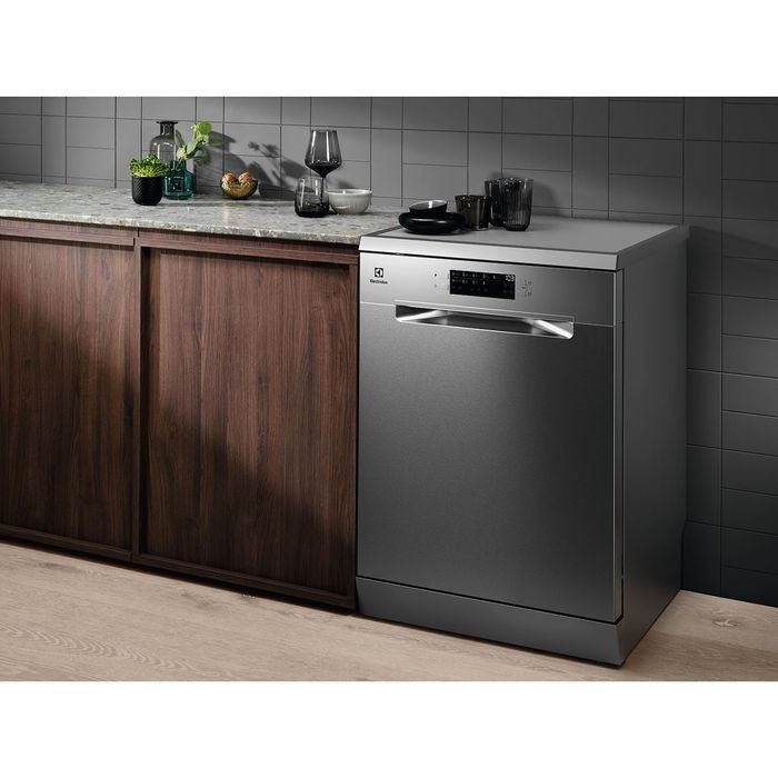 Electrolux ESA47200SX Freestanding Dishwasher 60cm Ultimatecare With 13 Place Settings | TBM Online