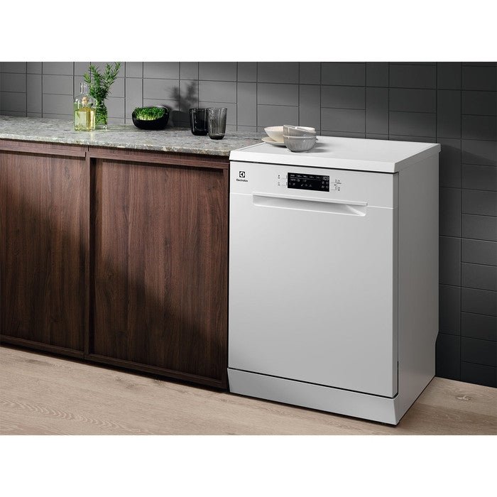 Electrolux ESA47200SW Freestanding Dishwasher Ultimatecare 300 60cm | TBM Online