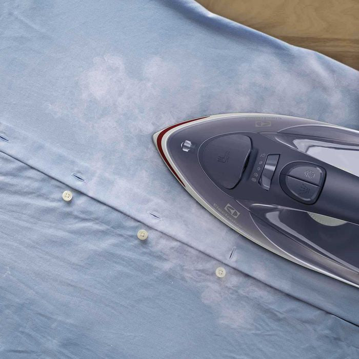 Electrolux E6SI3 - 61NW Steam Iron 2400W Ceramic Sole Plate 5 Steam Setting 4 Heat Function | TBM Online