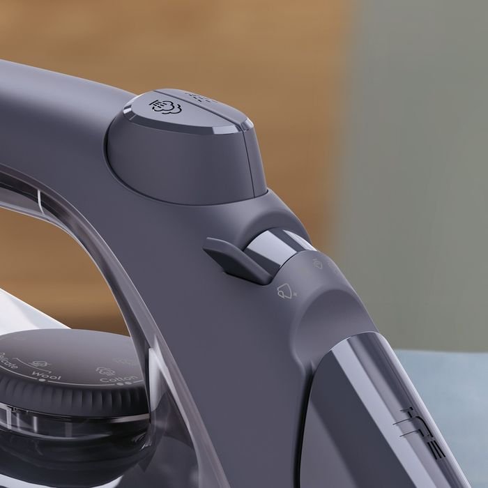 Electrolux E6SI3 - 62MN Steam Iron 2500W Ceramic Sole Plate Auto Off And Alarm | TBM Online