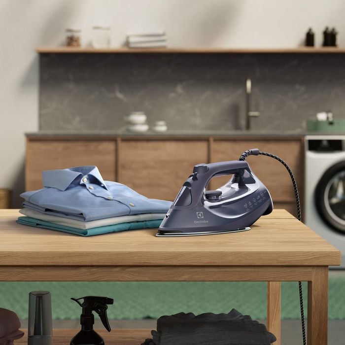 Electrolux E6SI3 - 62MN Steam Iron 2500W Ceramic Sole Plate Auto Off And Alarm | TBM Online