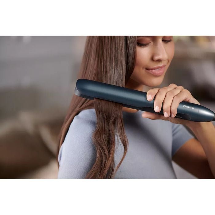 Moisture protect outlet straightener